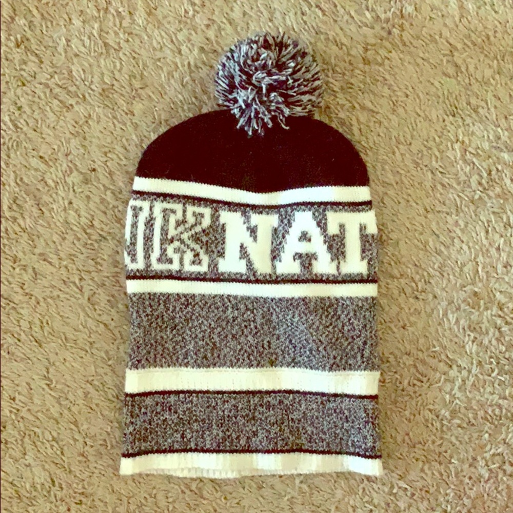 Black/white winter PINK hat